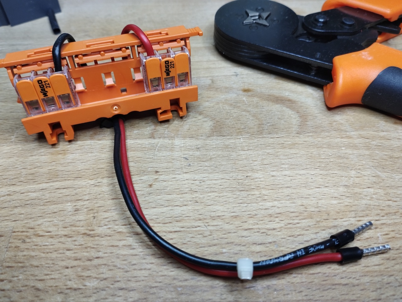 Terminal block, ferrules