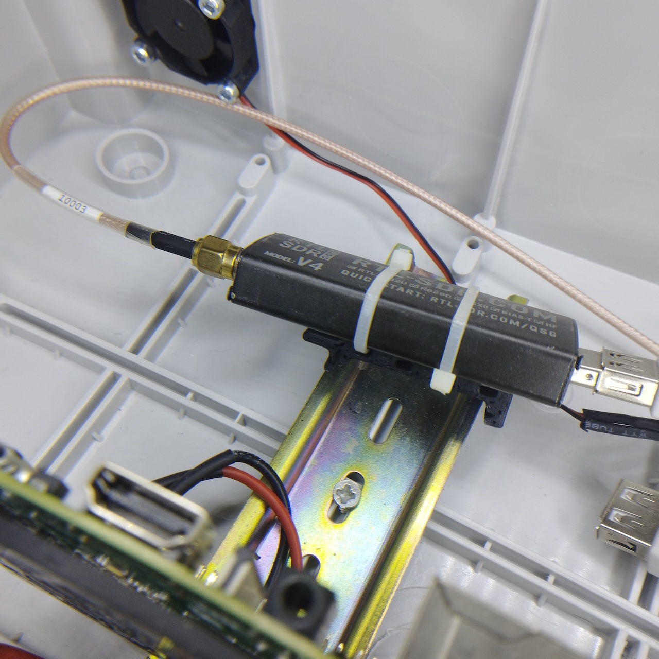 3D printed DIN rail mount to ziptie there anything